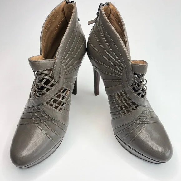 Elie Tahari Bria Gray Bootie Heel Laticed Web 8.5 - Picture 2 of 10